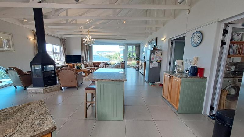 5 Bedroom Property for Sale in Stilbaai Wes Western Cape
